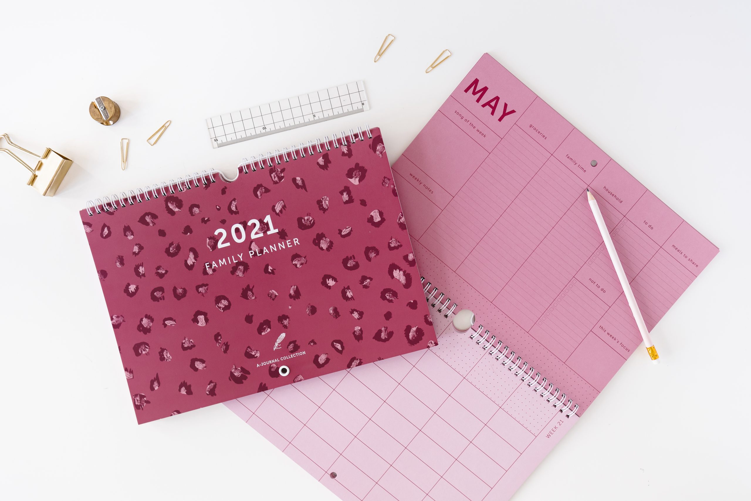 a-journal-family-planner-2021-coral-rot-leo-familienkalender image 3