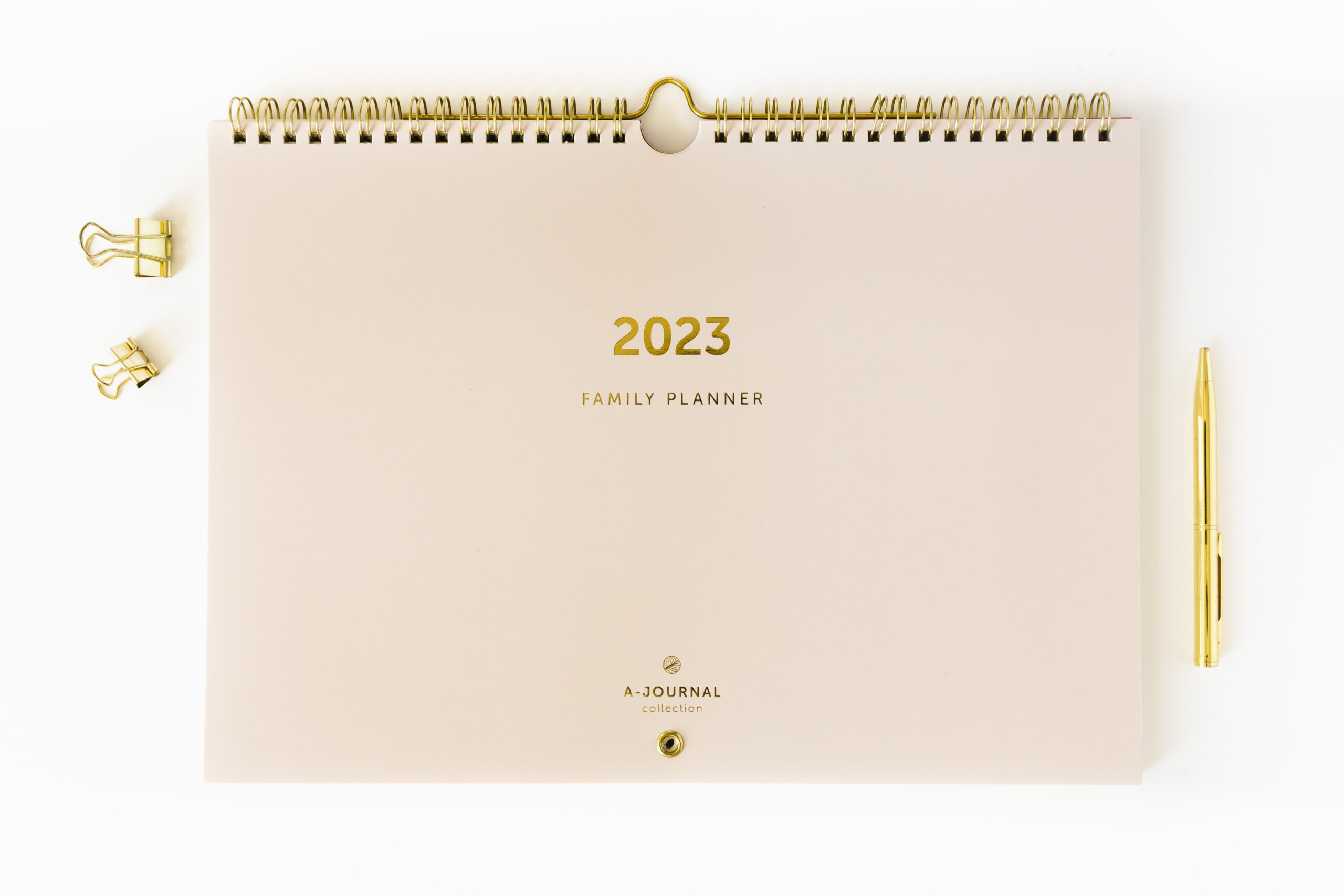 a-journal-family-planner-2023-sand-familienkalender image 2