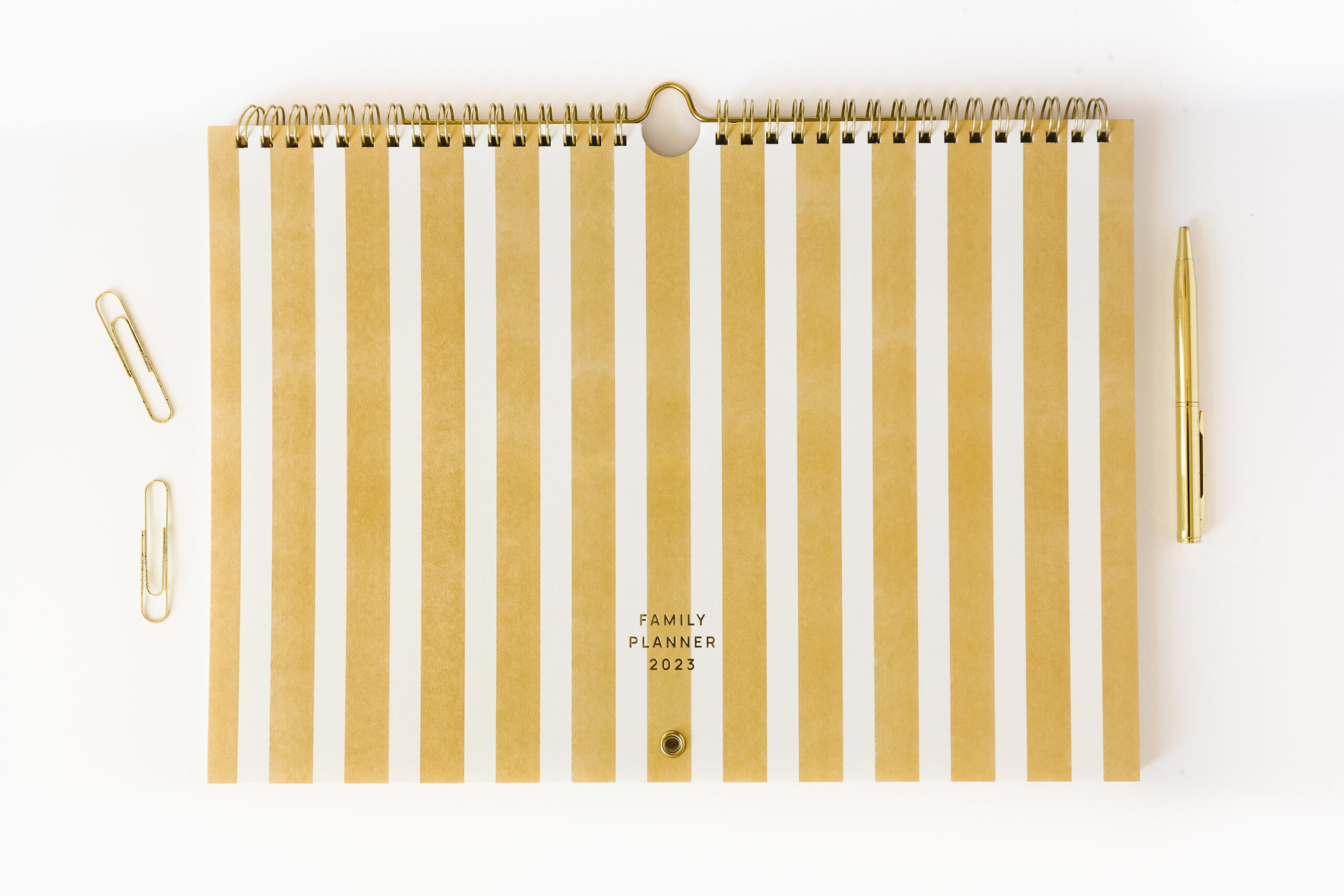 a-journal-family-planner-2023-stripes-familienkalender-streifen image 2