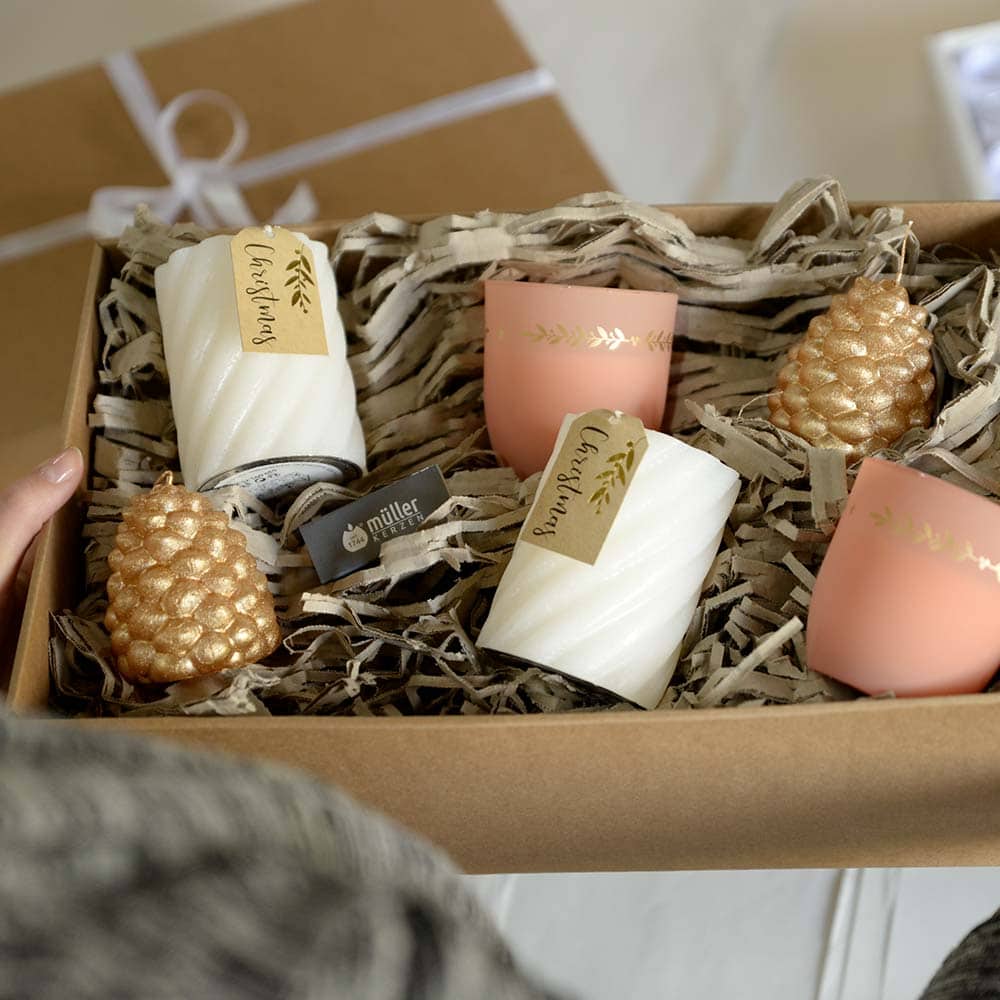 m-ller-kerzen-feste-geschenke-weihnachts-geschenkbox-kerzenset-bunt image 6
