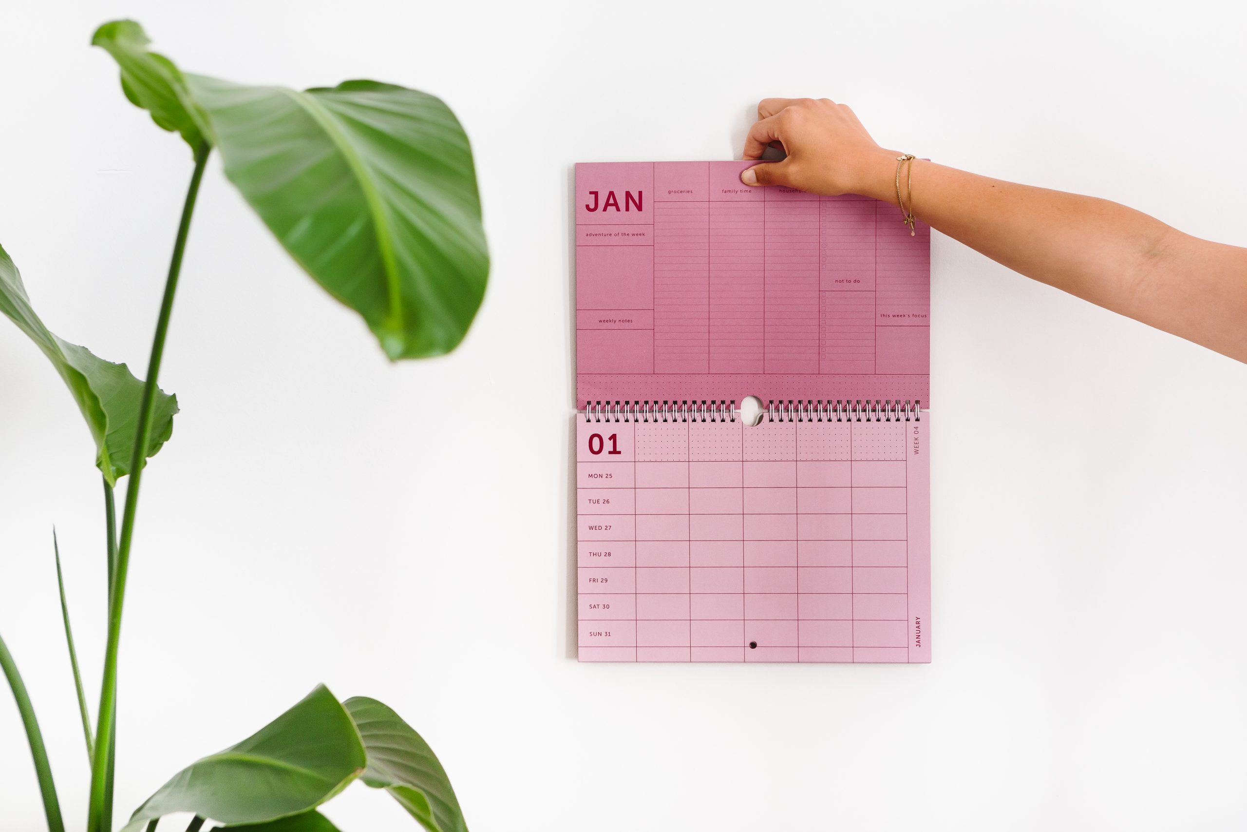 a-journal-family-planner-2021-familienplaner-coral-red image 5