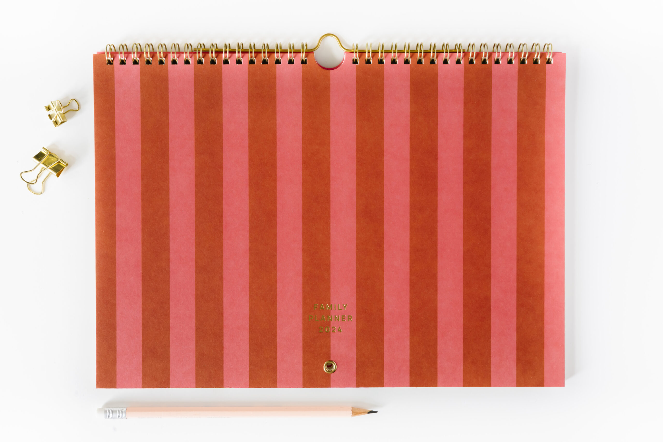 a-journal-fabrique-family-planner-2024-striped-kalender image 2